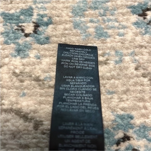 Chico’s Black Label Gray Sequin Short Sleeve Tee - Picture 15 of 16